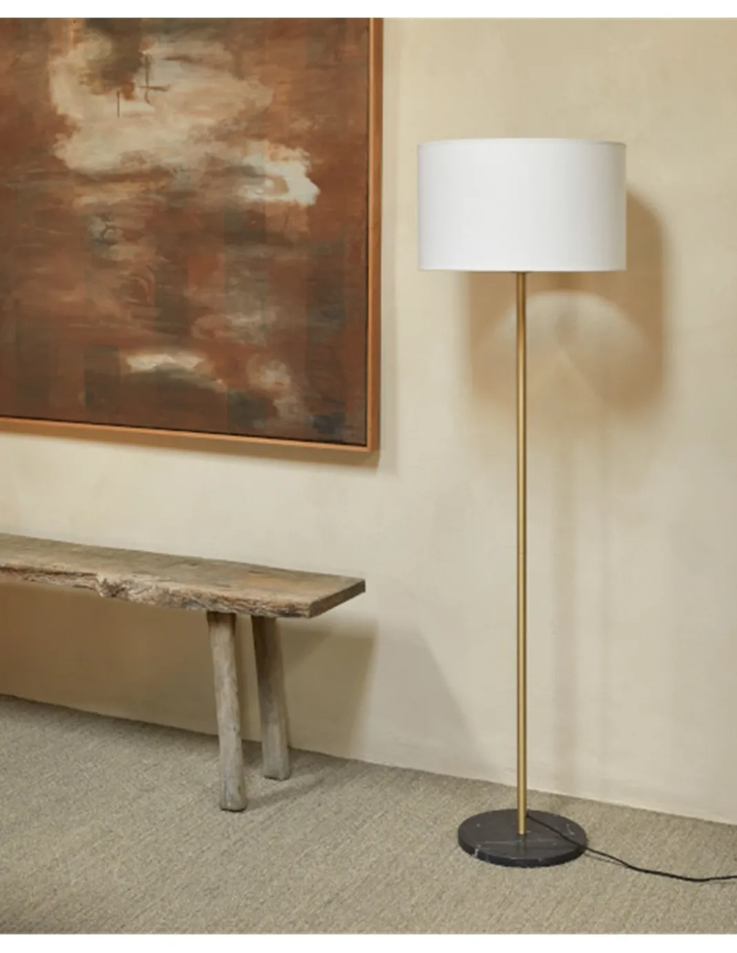 Lámpara de pie Hedra – Aromas – Lámpara de salón blanca y dorada, Fabricada en mármol, LED regulable