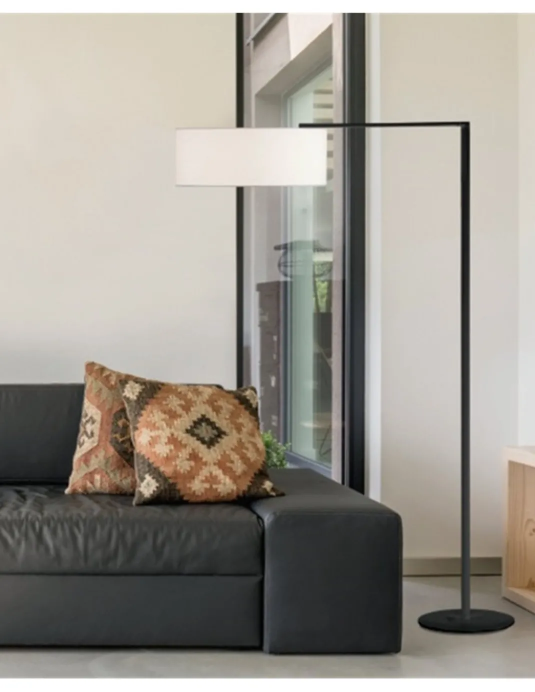 Lámpara de pie Matrix – Luxcambra – Diseño moderno con brazo articulado, Pantalla cotonet en blanco o gris, altura: 140 cm