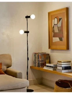 Lámpara de pie Nude Double – LedsC4 – Lámpara con 2 focos orientables, Disponible en 3 colores
