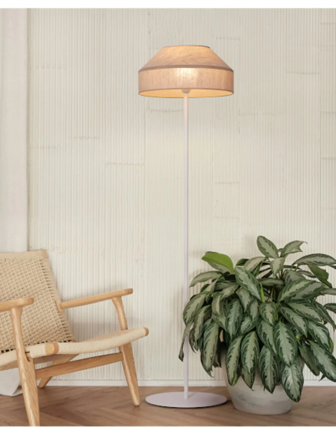 Lámpara de pie Rizzo - Massmi - Lámpara blanca con pantalla de lino natural