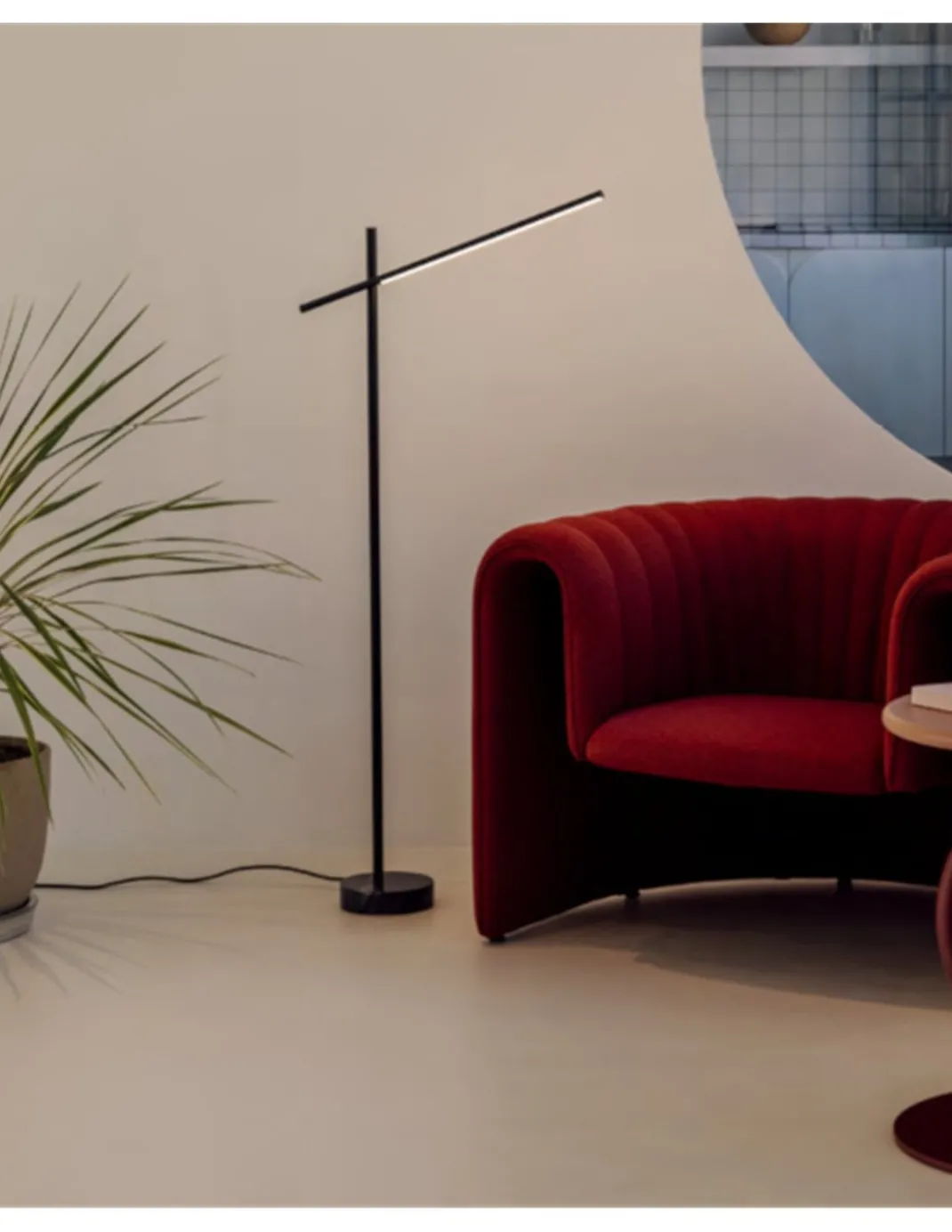 Lámpara de pie Tubs - LedsC4 - Base en mármol, orientable y regulable