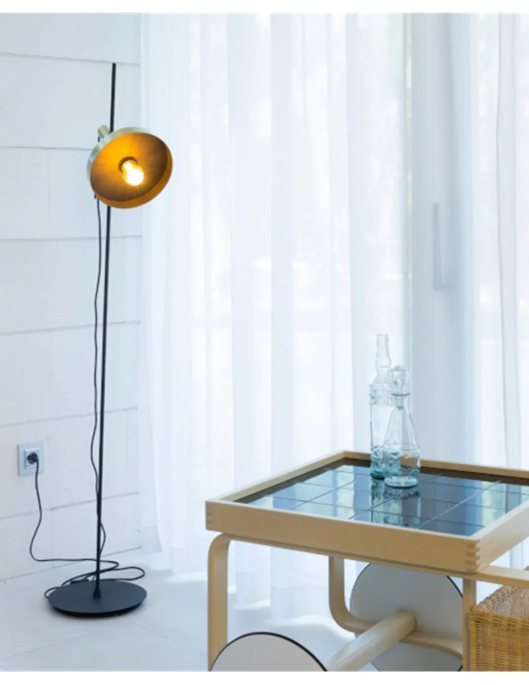 Lámpara de pie Whizz - Faro - Lámpara industrial moderna en 2 colores, pantalla deslizable