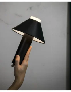 Lámpara portátil negra Fuji – Faro – IP44 con batería recargable, brillo ajustable, táctil