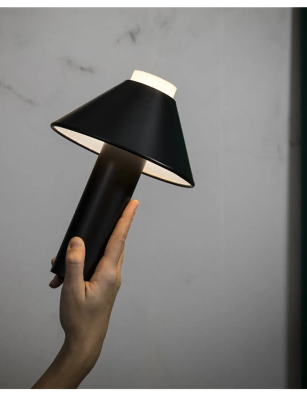 Lámpara portátil negra Fuji – Faro – IP44 con batería recargable, brillo ajustable, táctil