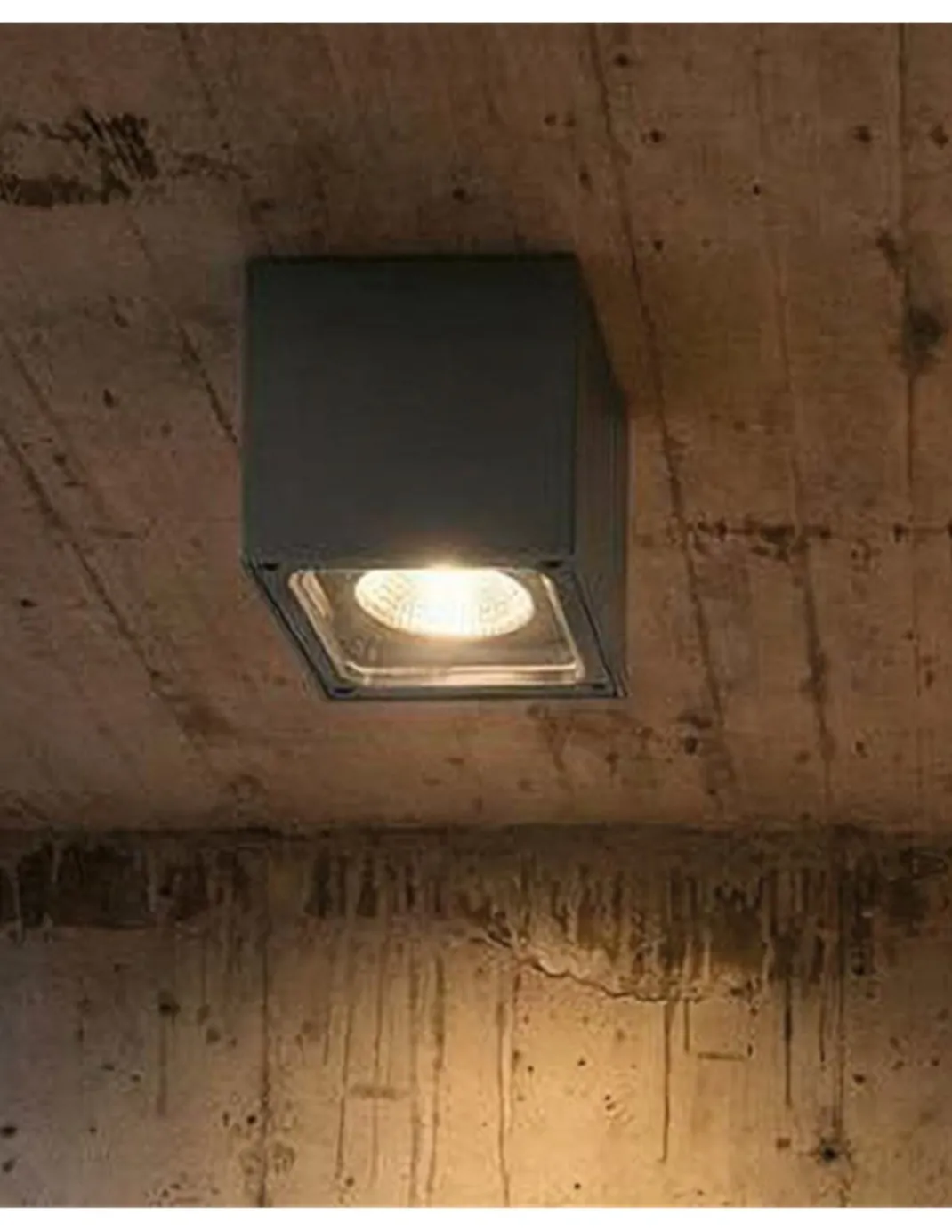 Plafón de techo para exterior Hamal - ACB - Diseño cúbico minimalista LED