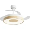 Ventilador de techo con luz Duna - AJP - Luz regulable, acabado blanco y madera y aspas retráctiles