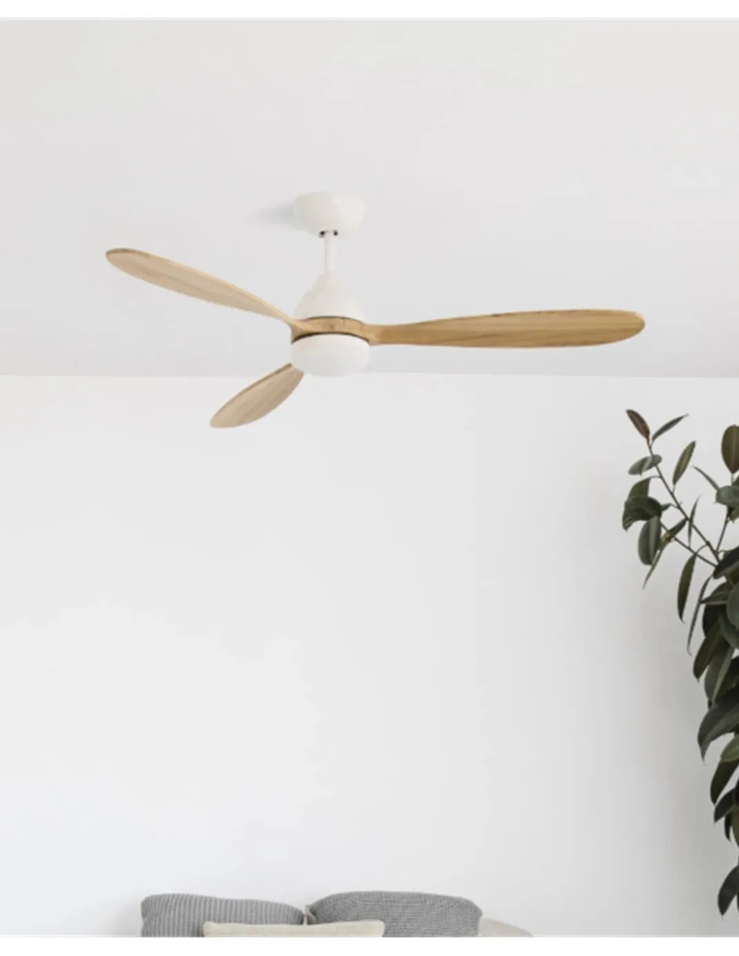 Ventilador de techo con luz Poros - Faro - Lámpara ventilador blanco/madera, apto techos inclinados, ultrasilencioso